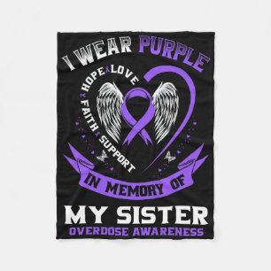 T-Shirt zum Gedenken an die Schwester Purpl gegen  Fleecedecke