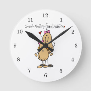 T-Shirts und Geschenke für Omas, die ihre Enkelinn Runde Wanduhr