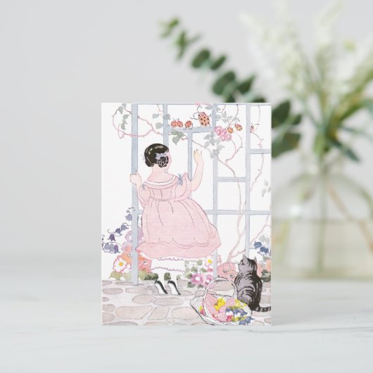 Tabby Cat and Girl by Trellis mit blühendem Wein Postkarte (Stehend Vorderseite)