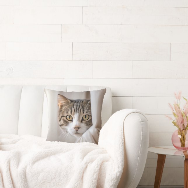 Tabby Cat in Vorhängen Kissen (Liege)