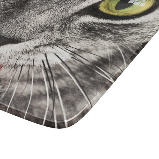 Tabby Cat Licking Paw Schneidebrett (Ecke)