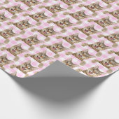 Tabby Cat On Pink Gingham Geschenkpapier (Ecke)