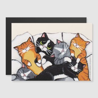 Tabby Cat und Tuxedo Cat Sleepover Magnetkarte
