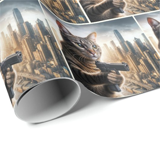 Tabby Cat with a Gun Geschenkpapier (Rolleneckpunkt)
