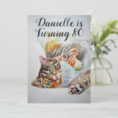 Tabby Cat Womans 80. Geburtstag Einladung (Stehend Vorderseite)