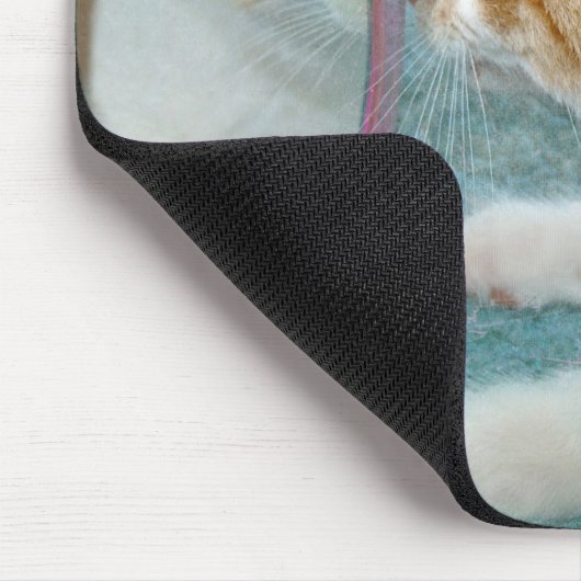 Tabby-Katze, die in Spiegel schaut Mousepad (Ecke)