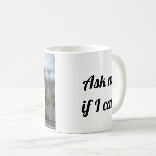 Tabby-Katze handlungsbereit Kaffeetasse (VorderseiteRechts)