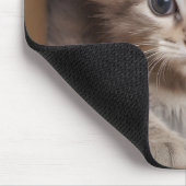 Tabby Kitten in Faltschachtel Mousepad (Ecke)