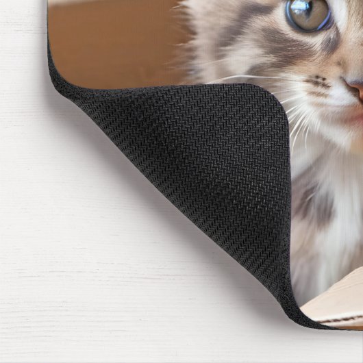 Tabby Kitten in Faltschachtel Mousepad (Ecke)