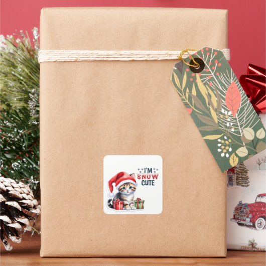 Tabby Kitten in Weihnachtsmannmütze Frohe Weihnach Quadratischer Aufkleber (Feiertag)