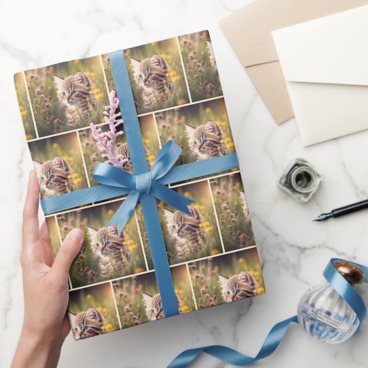 Tabby Kitten in Wildblumen Geschenkpapier (Schenken)