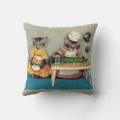 Tabby Kitten Koch und Tabby Kitten Assistentin Kissen (Rückseite)