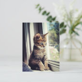 Tabby Kitten Watching Postkarte (Stehend Vorderseite)