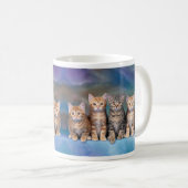 Tabby Kittens in einer Reihe Kaffeetasse (VorderseiteRechts)