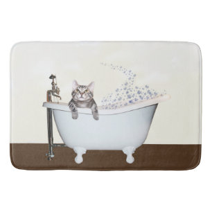 Tabby-Miezekatze in der Badewanne Badematte