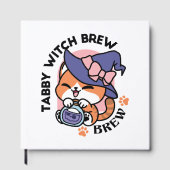 Tabby Witch Brew – Cute Halloween Cat Design Gästebuch (Vorderseite)