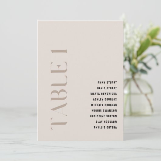 Tabelle 1 Moderne, kühne beige Hochzeitsstiftung T Einladung (Stehend Vorderseite)