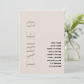 Tabelle 9 Moderne, kühne beige Hochzeitsstiftung T Einladung (Stehend Vorderseite)