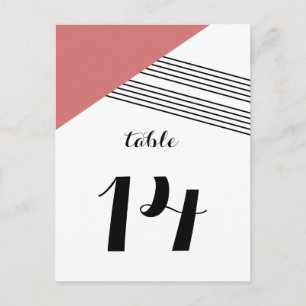 Tabelle mit roten geometrischen Streifen Postkarte