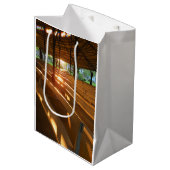 Tabernacle Solstice - Martha's Vineyard Mittlere Geschenktüte (Vorderseite Schrägansicht)