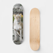 Tabla de Skate Leona Salvaje Sentada Skateboard (Vorderseite)