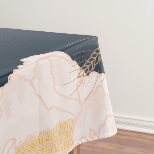Tablecloth Baby Pink Cosmos auf Navy Tischdecke (Beispiel)