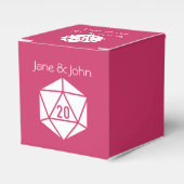 Tabletop Chic in Raspberry Gevor Box Geschenkschachtel (Vorderseite)