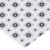 Tablette Grau/Schwarz Muster Tischdecke (Schrägansicht)