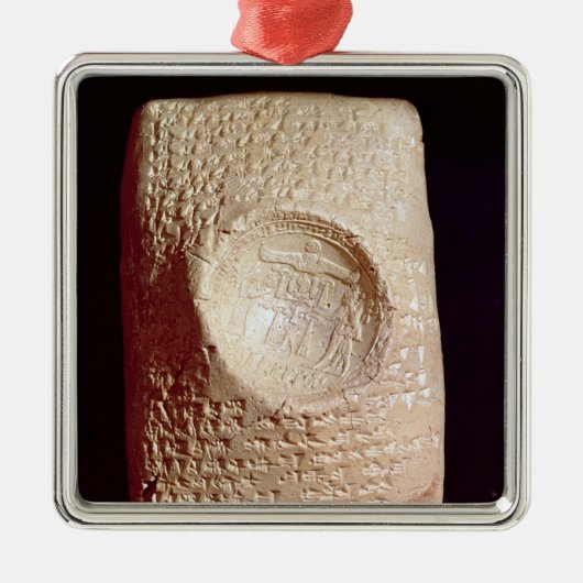 Tablette mit keilförmiger Aufschrift Silbernes Ornament (Vorne)