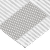 Tablettenkern Punkt Grau-weiße Streifen Tischdecke (Schrägansicht)