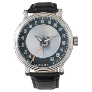 Tachometer eines klassischen Sportwagens von 1963 Armbanduhr