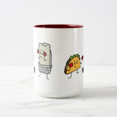 Taco gegen Burrito Zweifarbige Tasse (Mittel)