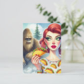 Tacos im Wald mit Sasquatch Postkarte (Stehend Vorderseite)