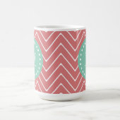 Tadelloses grünes Monogramm des Pfirsich-Zickzack Kaffeetasse (Mittel)