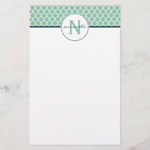 Tadelloses grünes Quatrefoil Monogramm Briefpapier