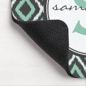 Tadelloses Ikat Monogramm Mousepad (Ecke)