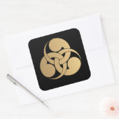 Tadpole Mon Japanischer Samurai-Clan gebürstetes G Quadratischer Aufkleber (Umschlag)