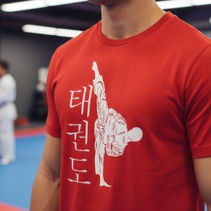 Taekwondo-Hochtritt mit vertikalem Hangul T-Shirt
