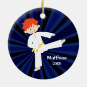 Taekwondo-Karate-Gelb-Gurt-roter Junge Keramikornament (Hinten)