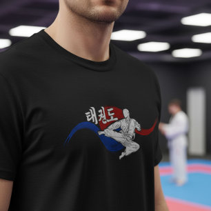 Taekwondo-Tritt mit fließendem Taegeuk T-Shirt