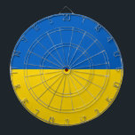 Tafel mit der Flagge der Ukraine Dartscheibe<br><div class="desc">Fügen Sie Ihrem Spielzimmer eine Touch ukrainischen Stolzes mit unserem exklusiven Dartboard mit der Flagge der Ukraine hinzu! Dieses mit viel Liebe zum Detail entworfene Dartboard ist mehr als nur ein funktionaler Gegenstand, es ist ein Feiern des kulturellen und kulturellen Stolzes der Ukraine. Das lebendige Design zeigt die berühmte ukrainische...</div>