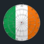 Tafel mit irischer Flagge Dartscheibe<br><div class="desc">Fügen Sie Ihrem Spielzimmer eine Touch irischen Stolzes mit unserem exklusiven Dartboard mit der Flagge Irlands hinzu! Dieses mit viel Liebe zum Detail gestaltete Dartboard ist mehr als nur ein Gaming-Accessoire; es ist eine Feier des reichen irischen Erbes und kulturellen Stolzes. Das lebendige Design zeigt deutlich die ikonische irische Flagge,...</div>