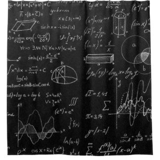 Tafel mit wissenschaftlichen Formeln und Duschvorhang