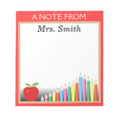 Tafel und farbige Stifte ein Hinweis des Lehrers Notizblock (Vorderseite)