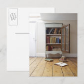 Tafel voller Bücher. Postkarte (Vorne/Hinten)