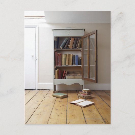 Tafel voller Bücher. Postkarte (Vorderseite)