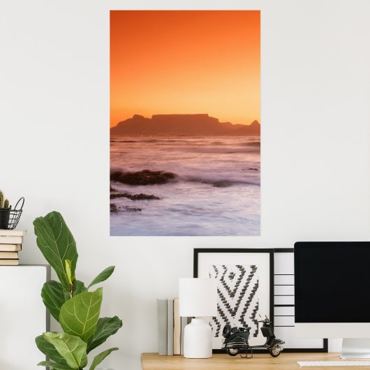 Tafelberg bei Sonnenuntergang, Bloubergstrand Poster (Heimbüro)