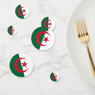 Tafelkonfetti mit der Flagge Algeriens Konfetti