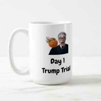 Tag 1 Trump-Prozess Kaffeetasse