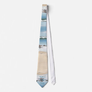 Tag an der Strand-Glücklichen der Krawatte